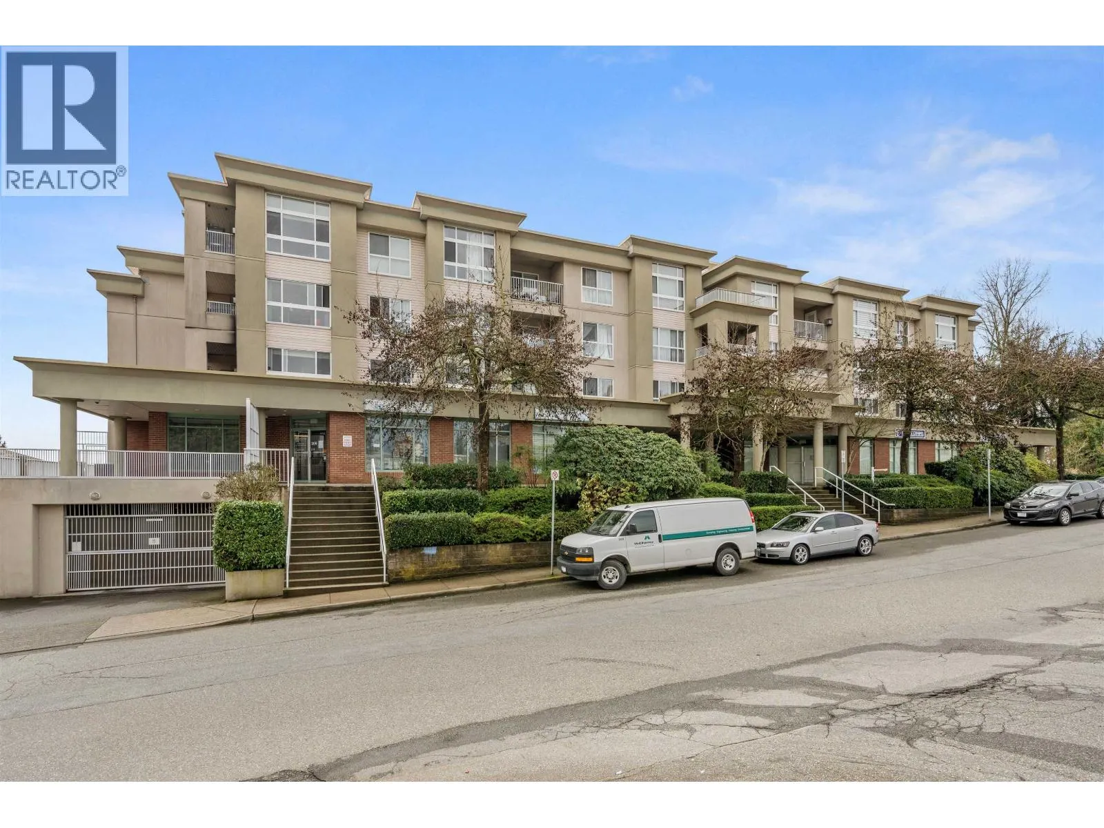 301 22230 NORTH AVENUE