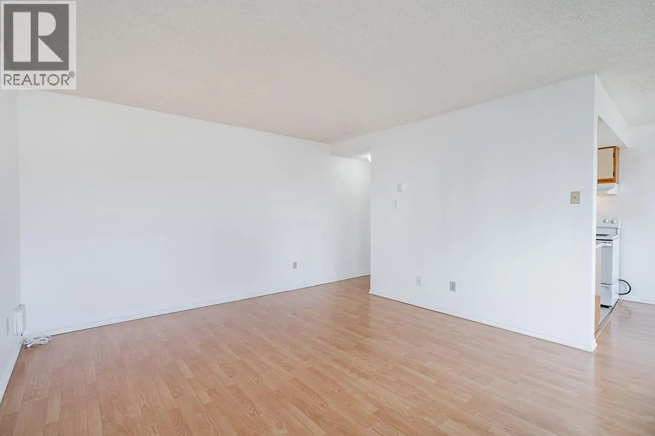 906 1026 QUEENS AVENUE