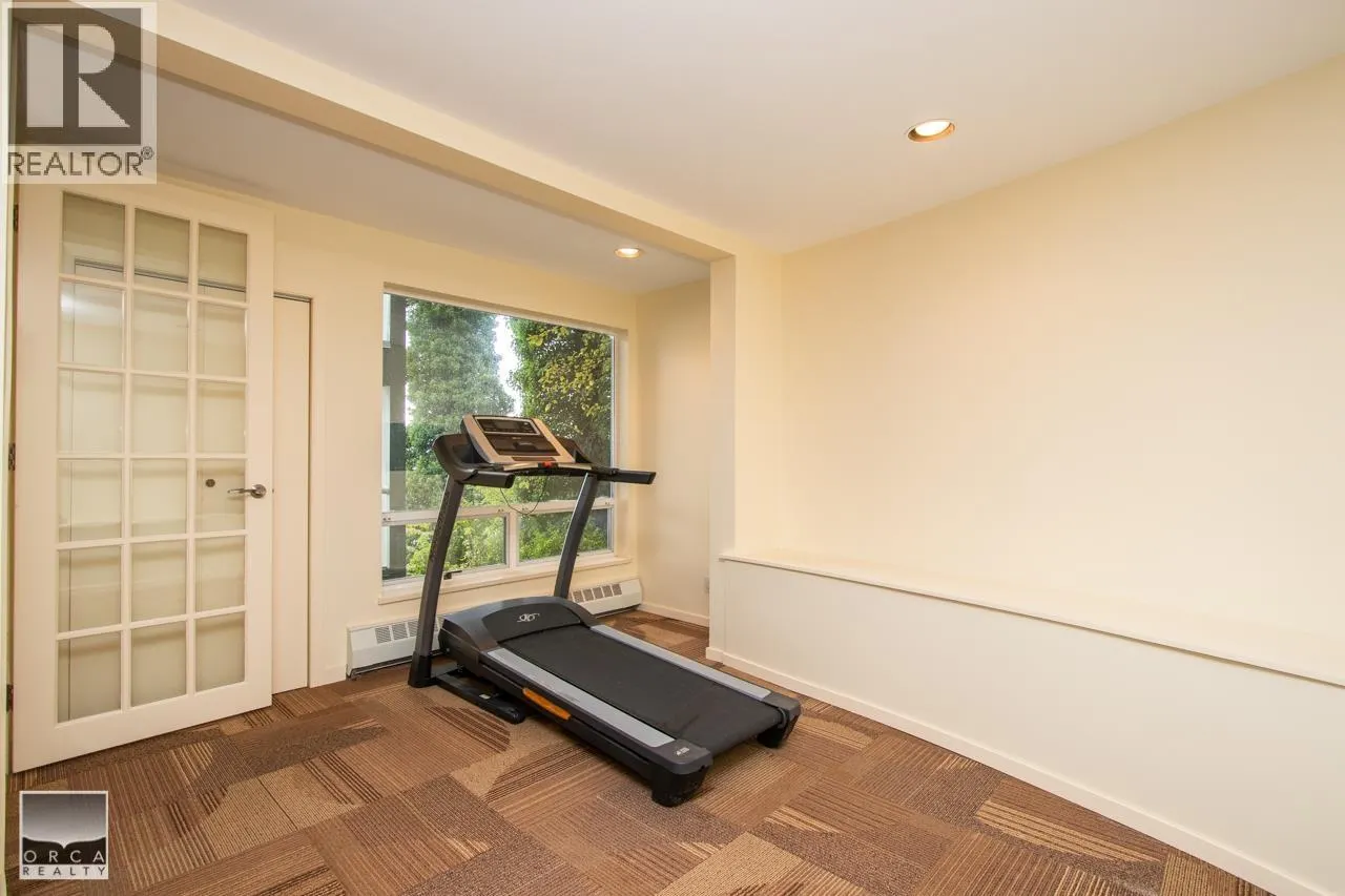 5215 (Basement) GULF PLACE