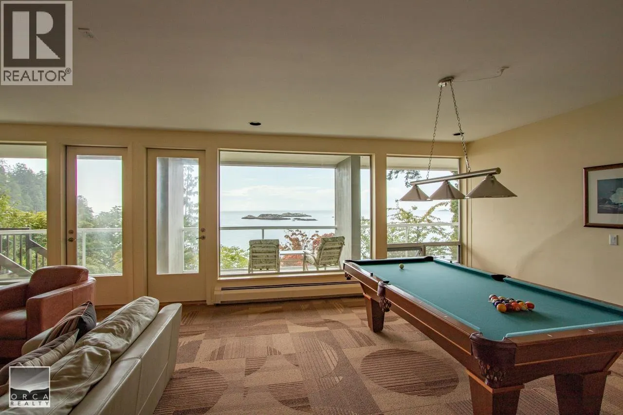 5215 (Basement) GULF PLACE