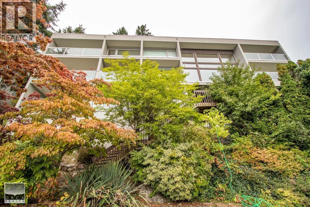 5215 (Basement) GULF PLACE
