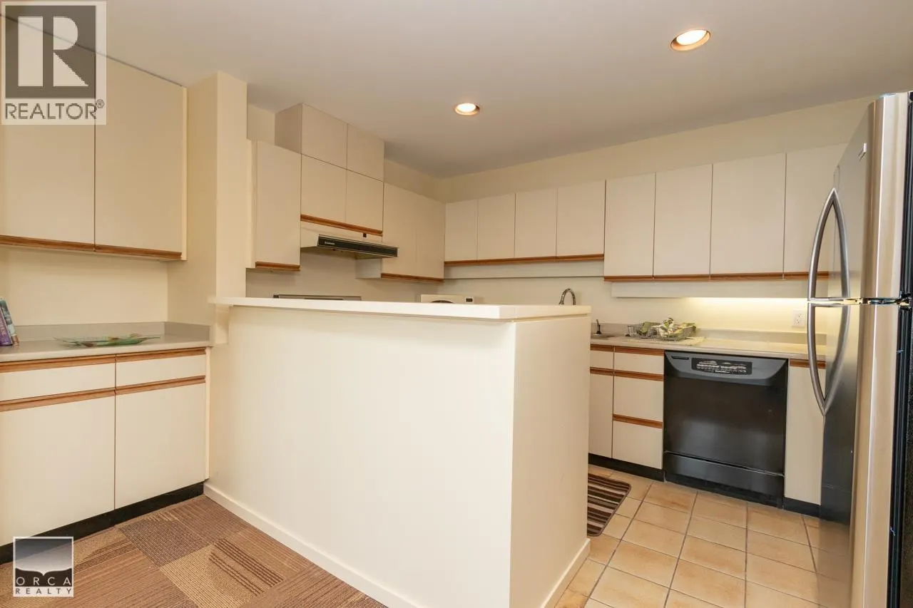 5215 (Basement) GULF PLACE