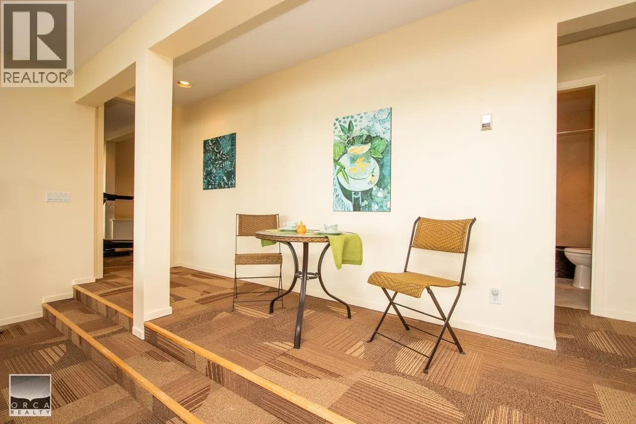 5215 (Basement) GULF PLACE