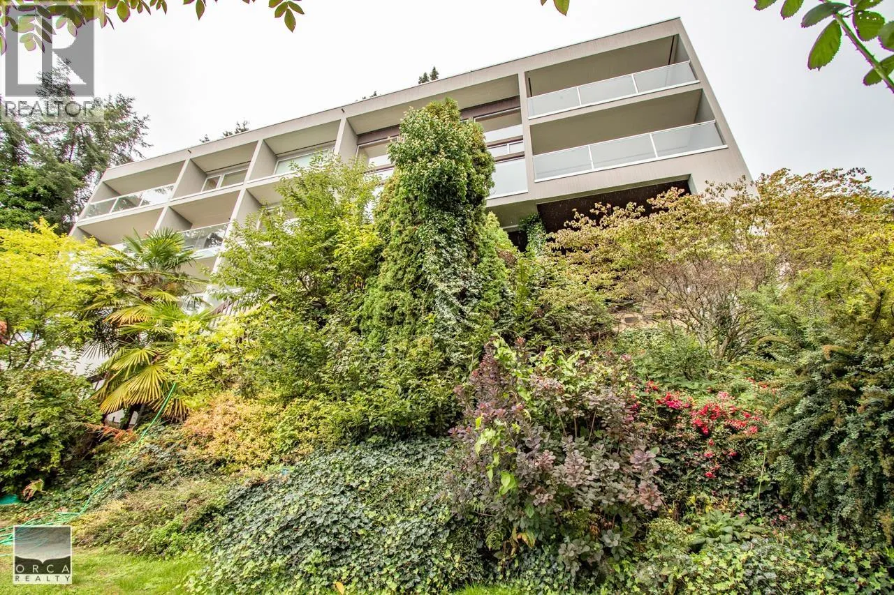 5215 (Basement) GULF PLACE
