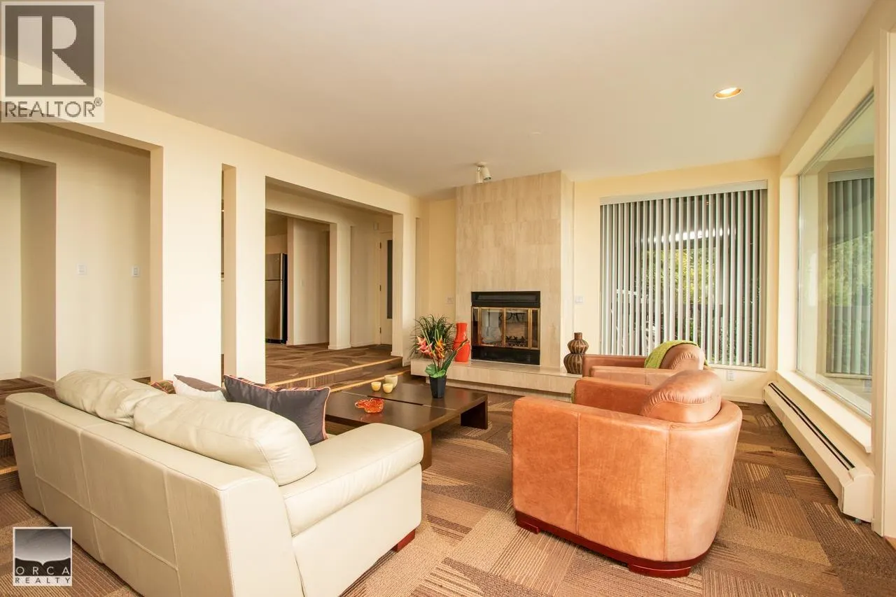 5215 (Basement) GULF PLACE