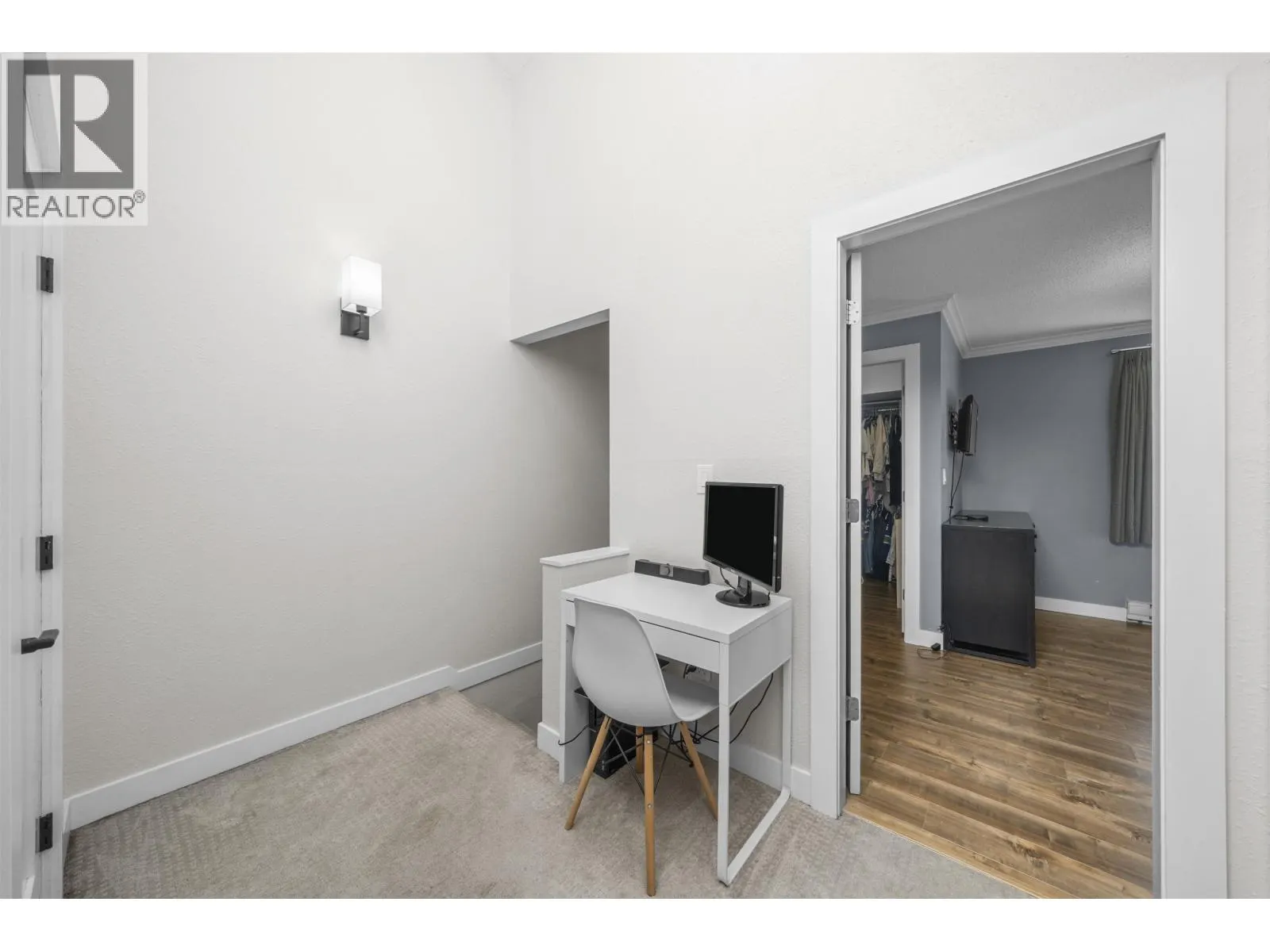 4800 TRIMARAN DRIVE