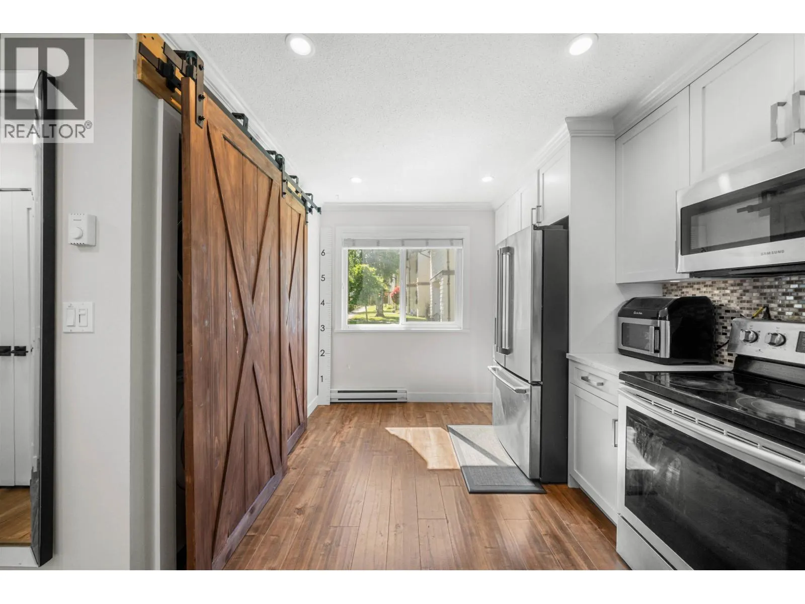 4800 TRIMARAN DRIVE