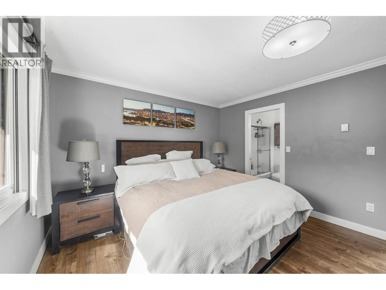 4800 TRIMARAN DRIVE