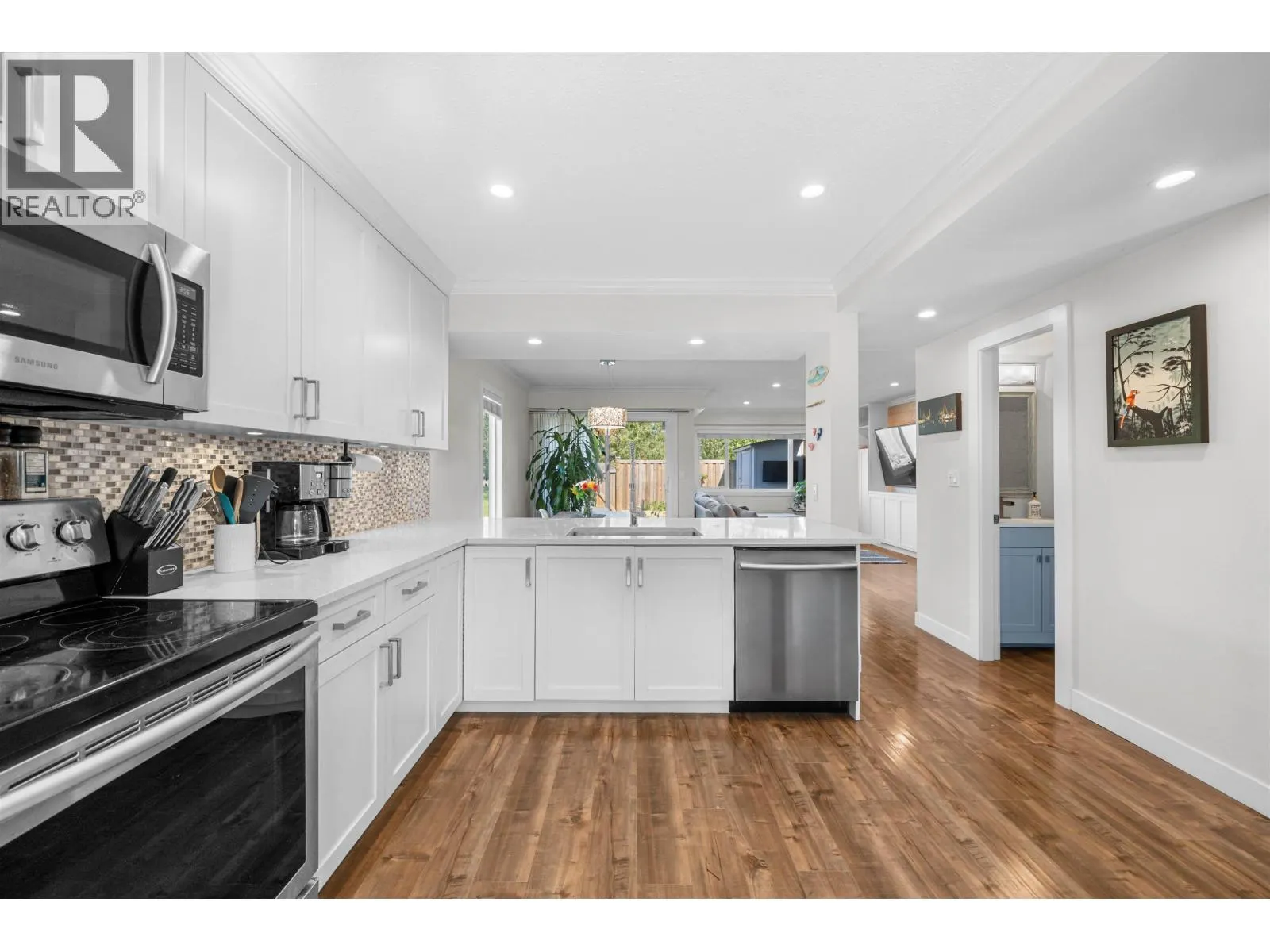 4800 TRIMARAN DRIVE