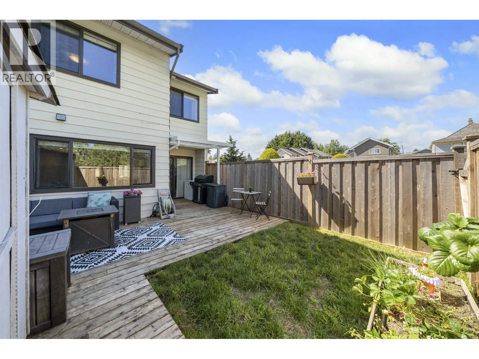 4800 TRIMARAN DRIVE