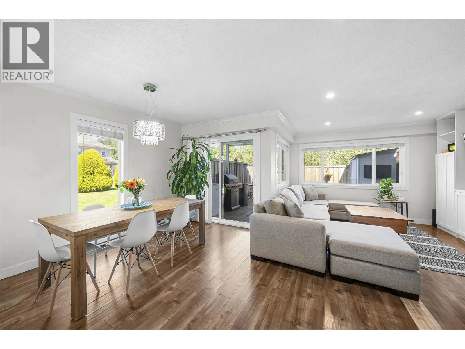 4800 TRIMARAN DRIVE
