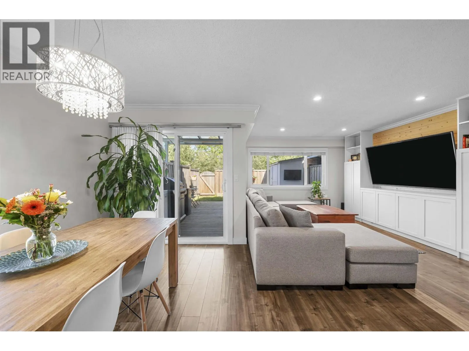 4800 TRIMARAN DRIVE