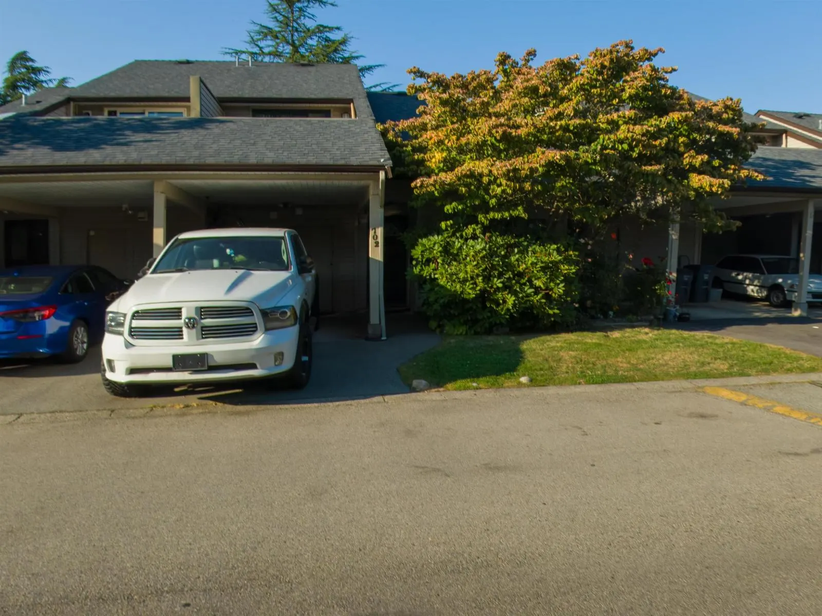 702 9270 122 STREET