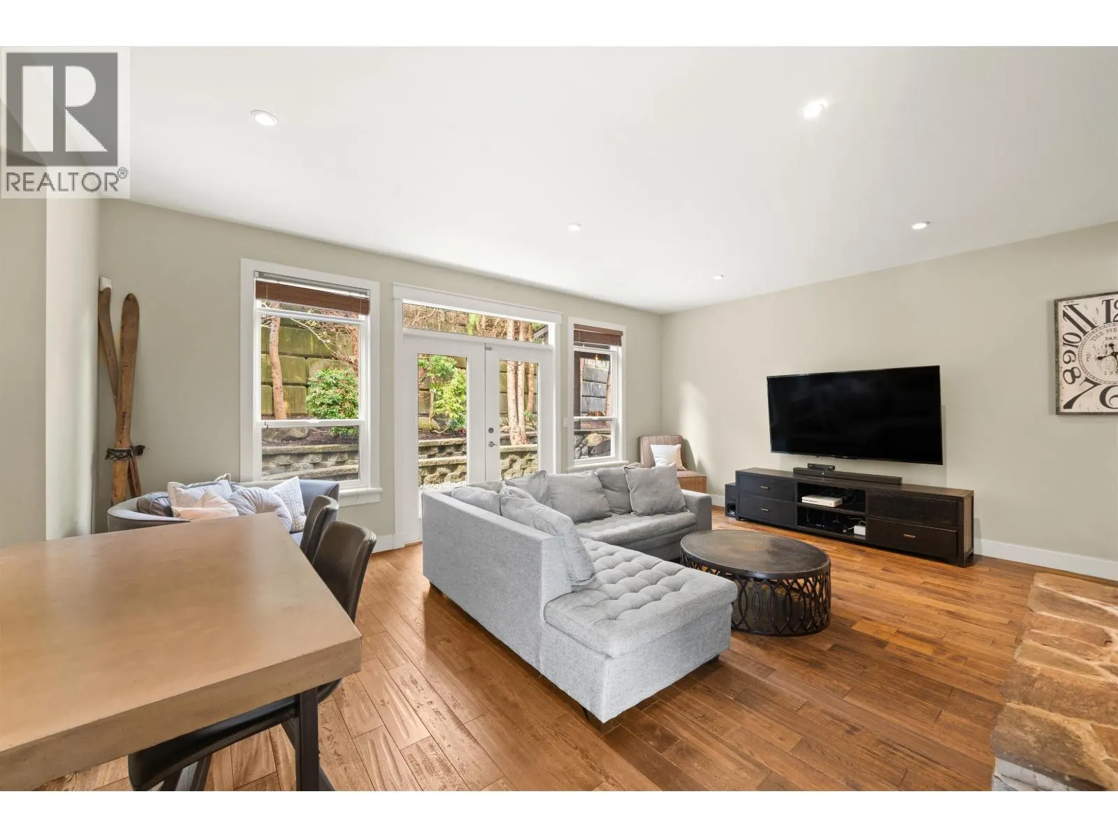 2867 MCLAREN COURT