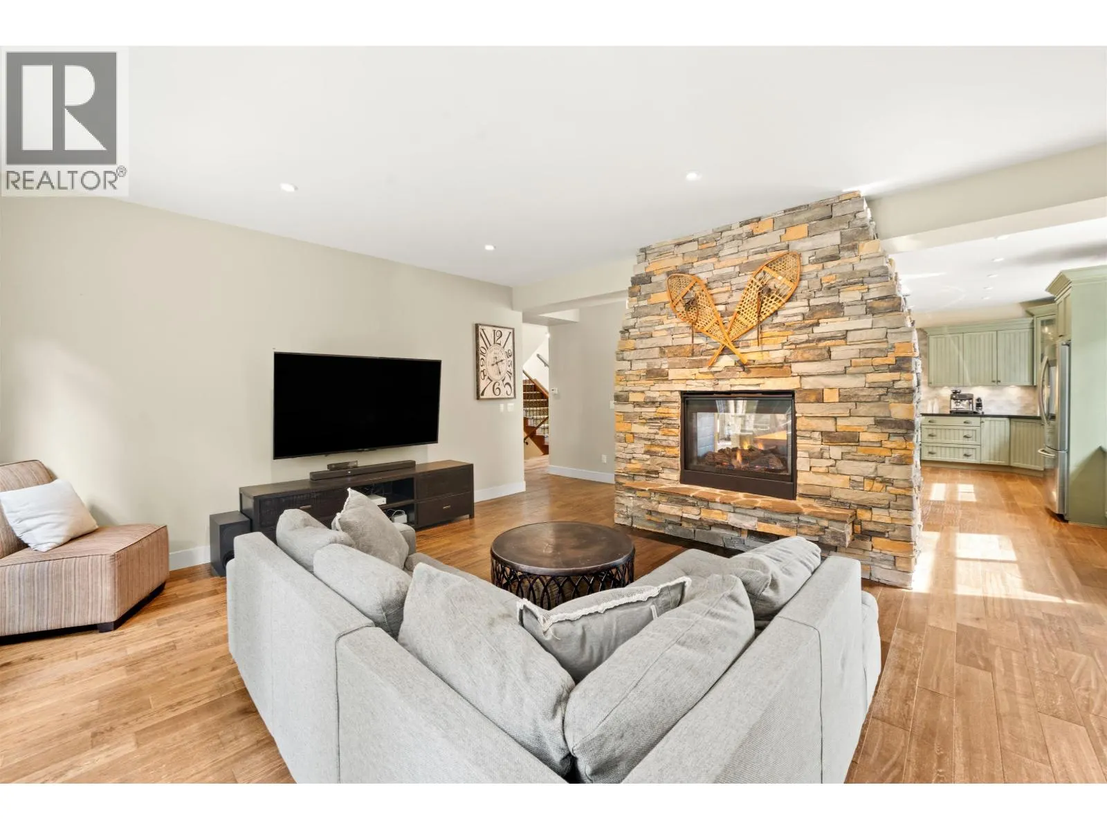 2867 MCLAREN COURT