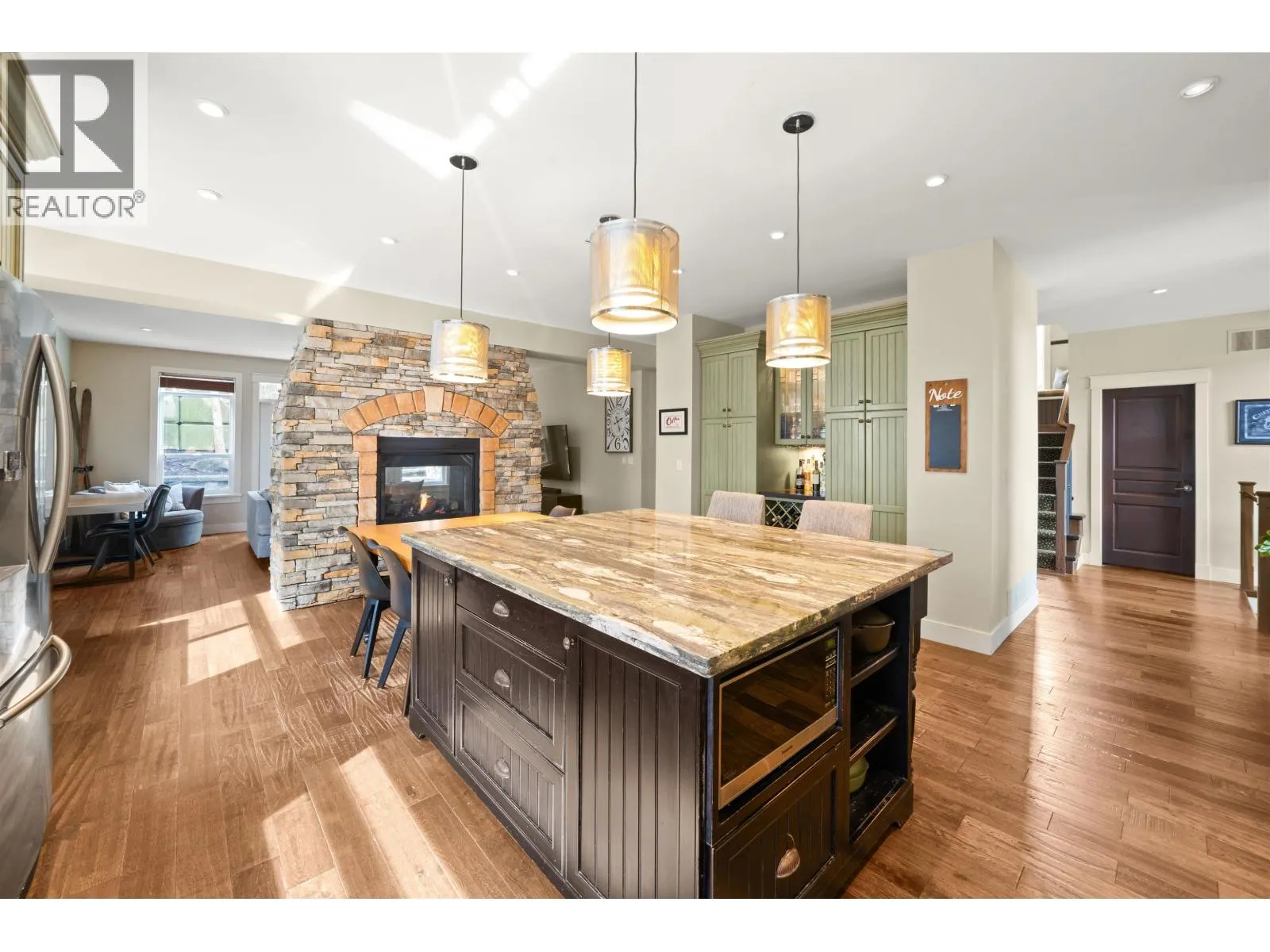 2867 MCLAREN COURT