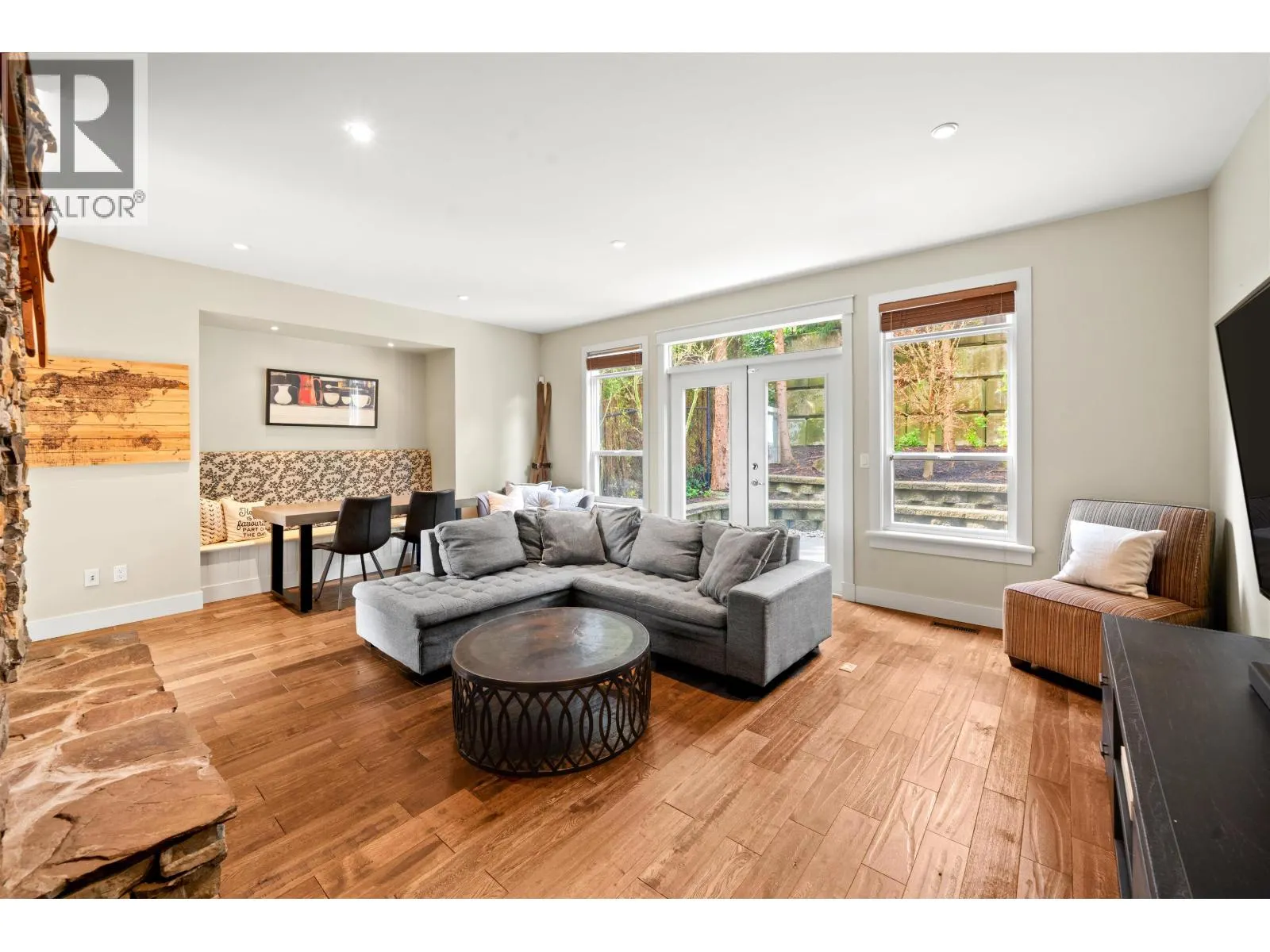 2867 MCLAREN COURT
