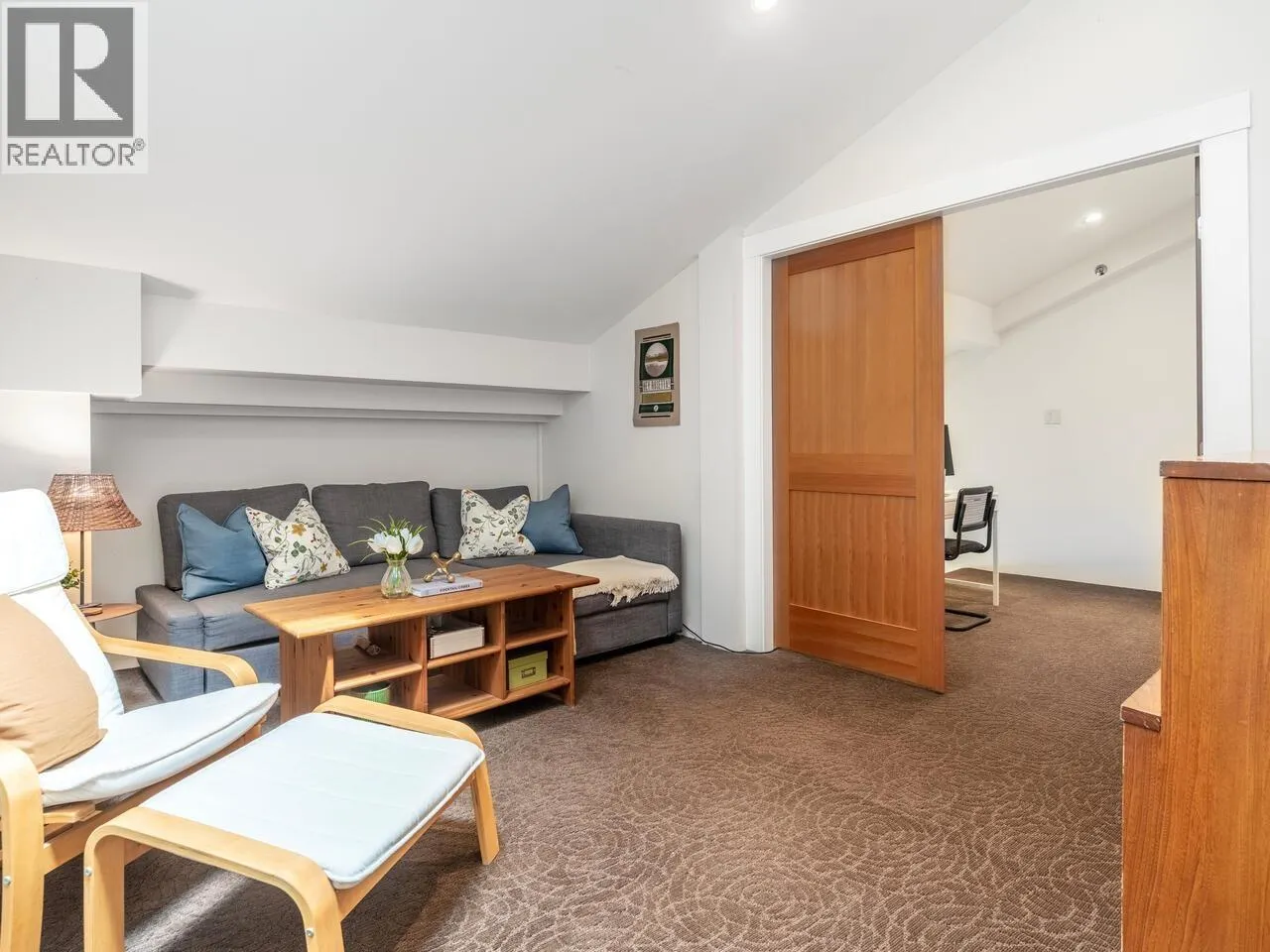 408 1549 KITCHENER STREET