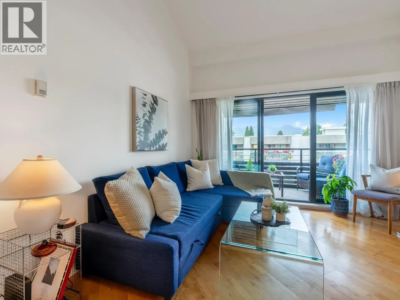 408 1549 KITCHENER STREET