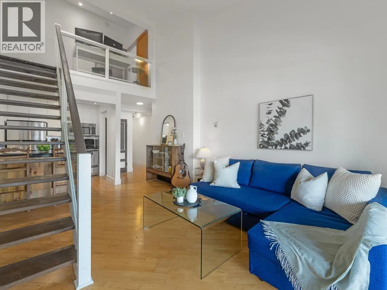 408 1549 KITCHENER STREET