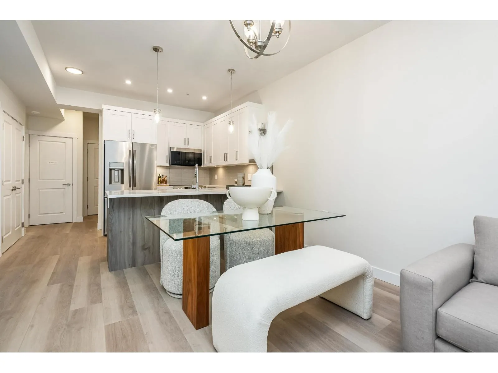 306 8497 YOUNG ROAD|Chilliwack Proper South
