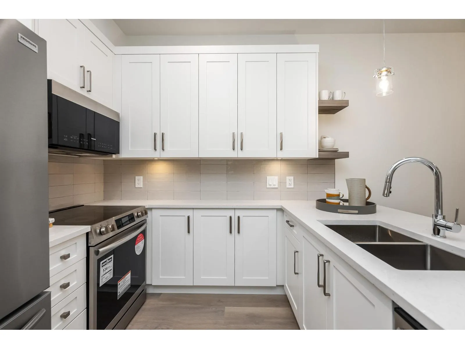 306 8497 YOUNG ROAD|Chilliwack Proper South
