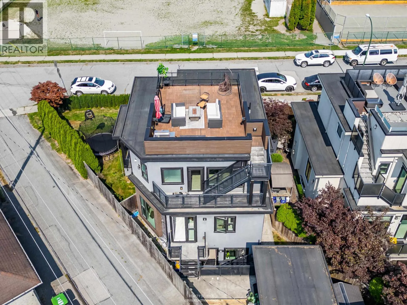 90 W 27TH AVENUE