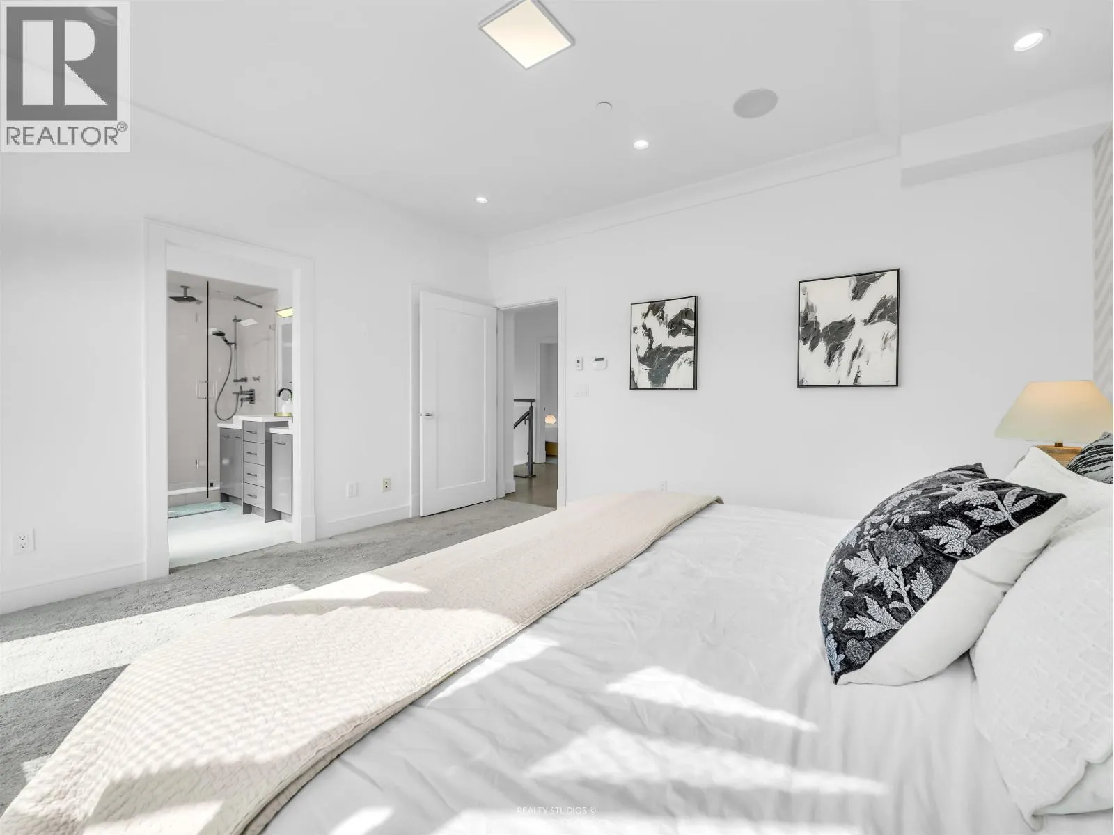 90 W 27TH AVENUE