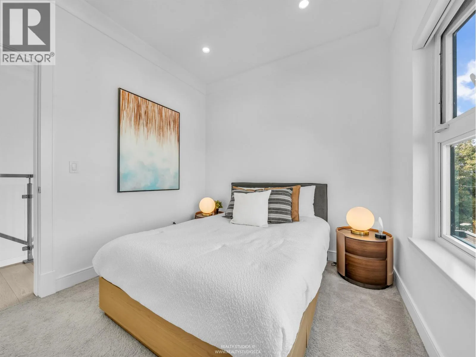 90 W 27TH AVENUE