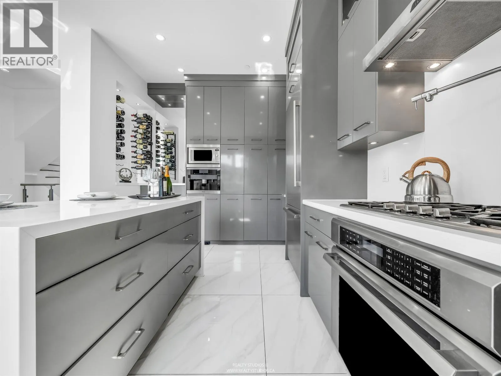 90 W 27TH AVENUE