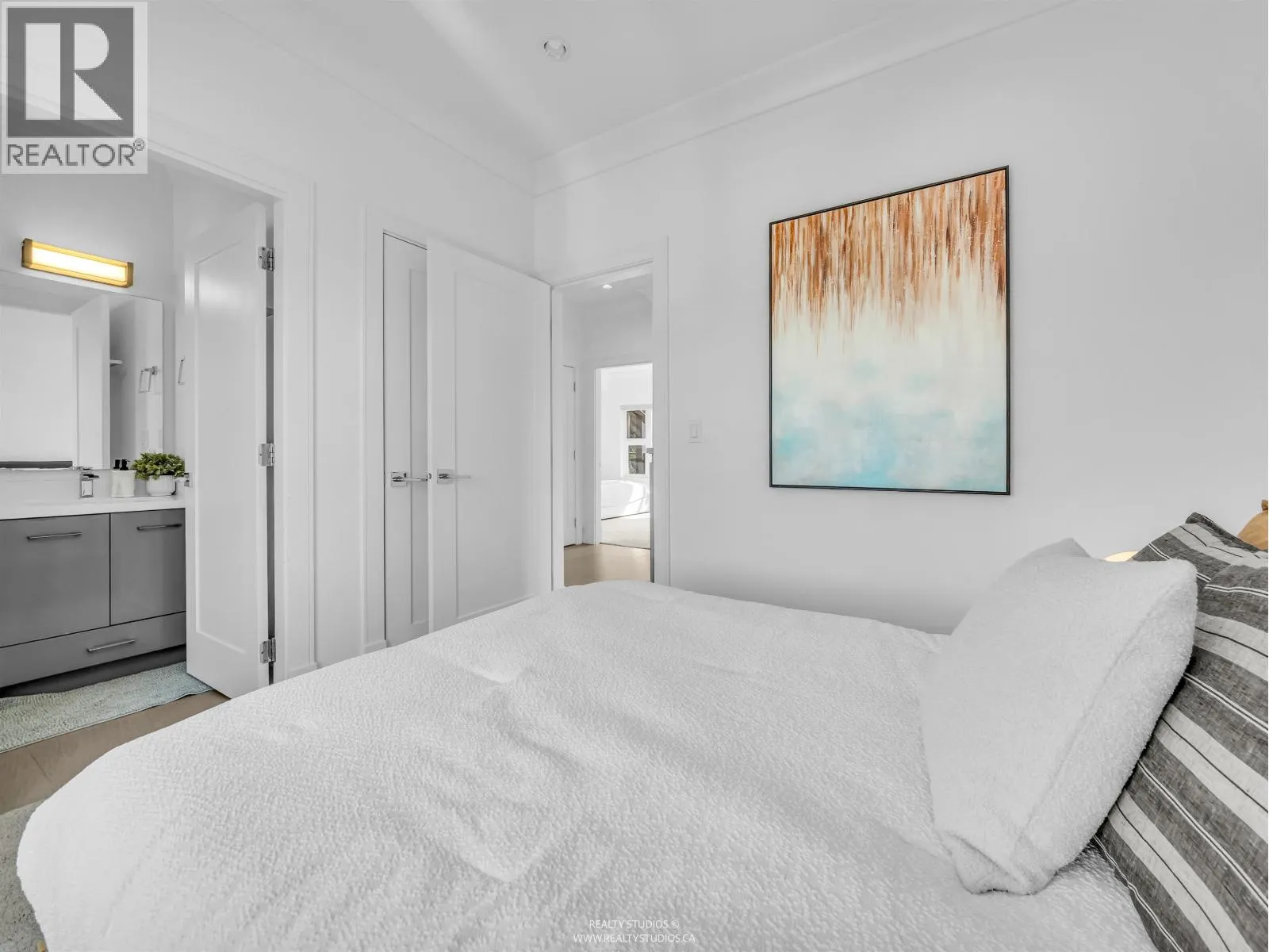 90 W 27TH AVENUE