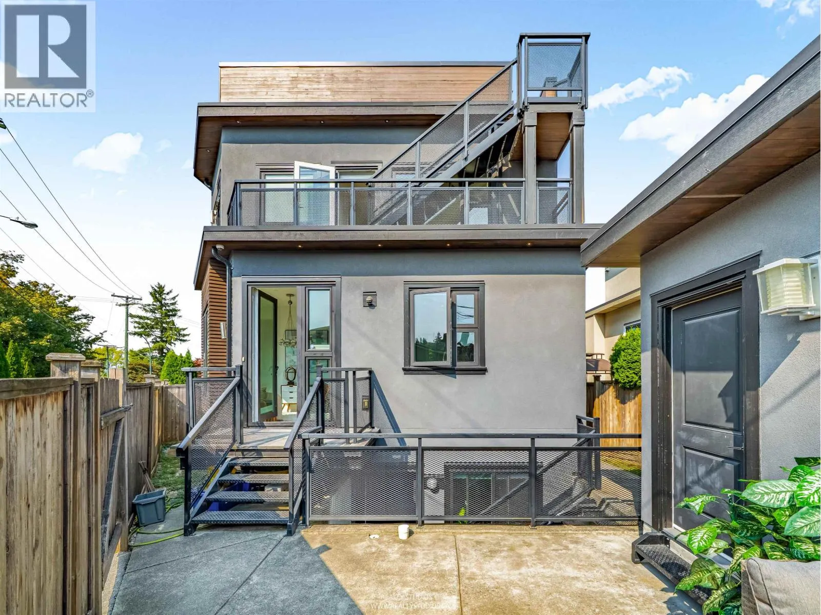 90 W 27TH AVENUE