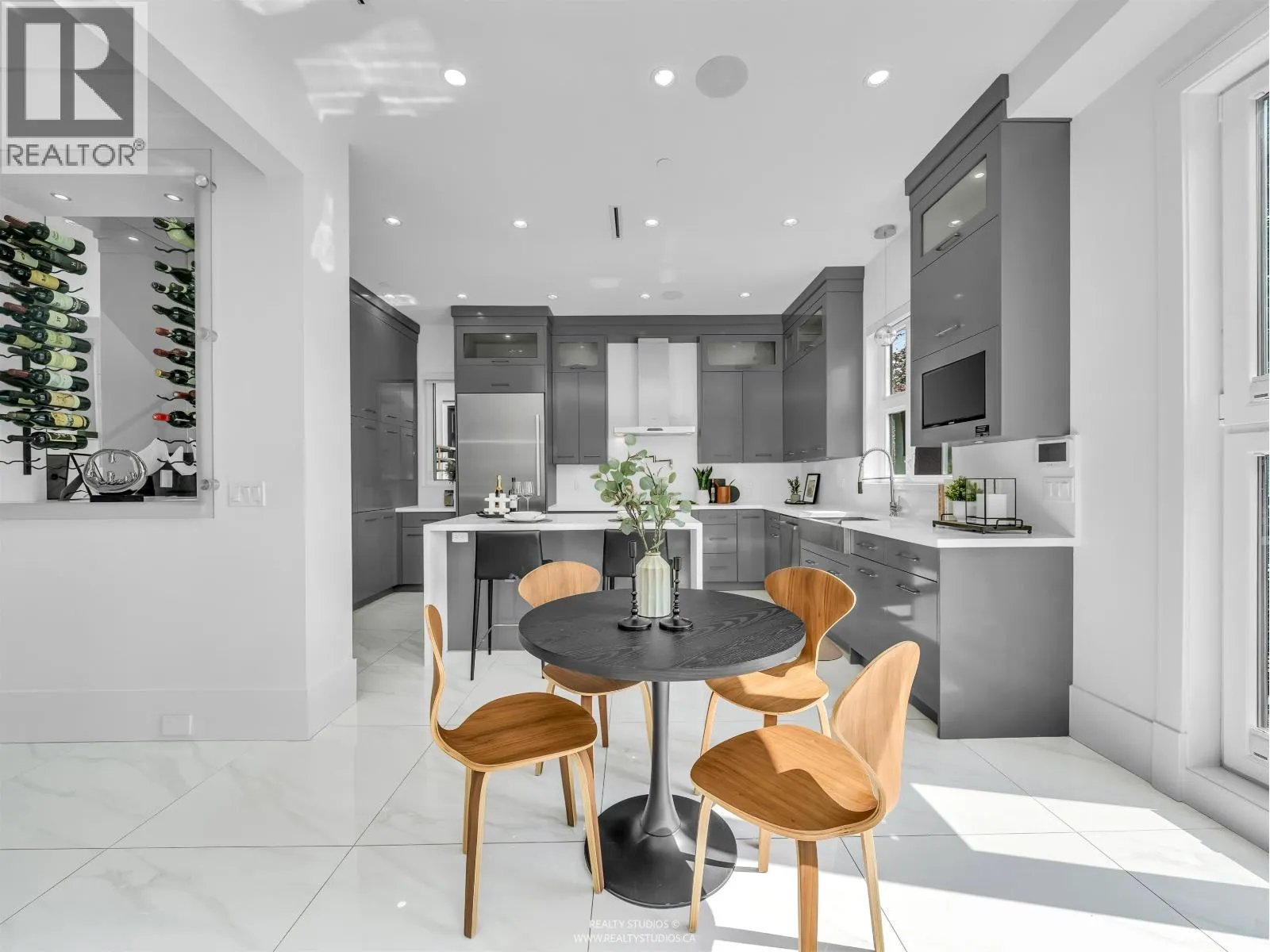 90 W 27TH AVENUE