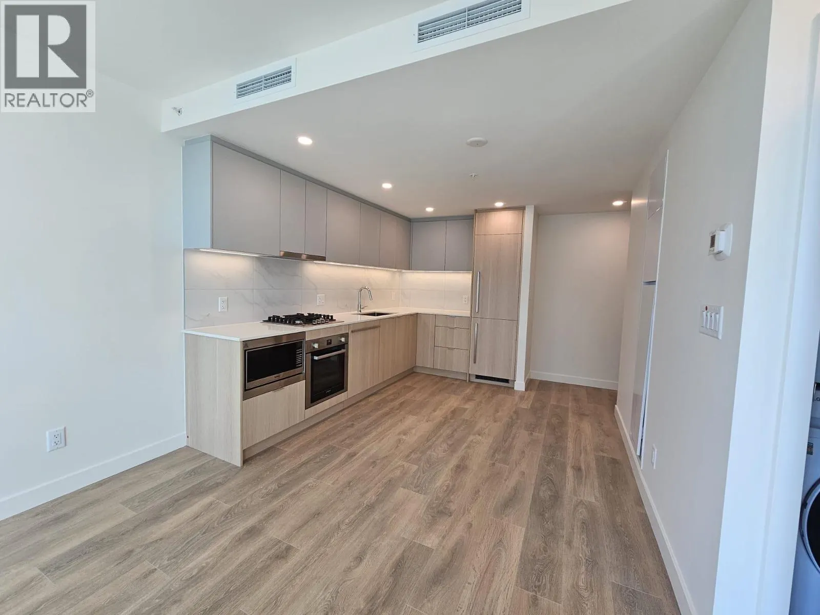 1305 318 ALDERSON AVENUE