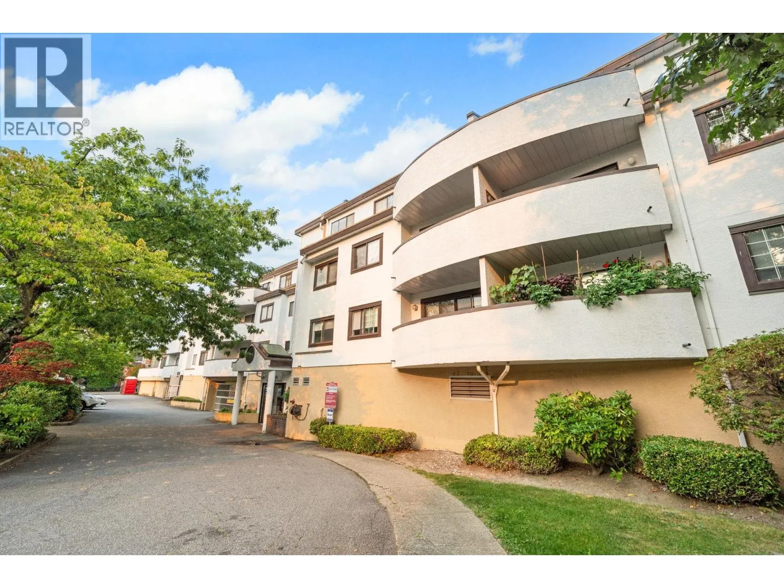 330 7480 ST. ALBANS ROAD