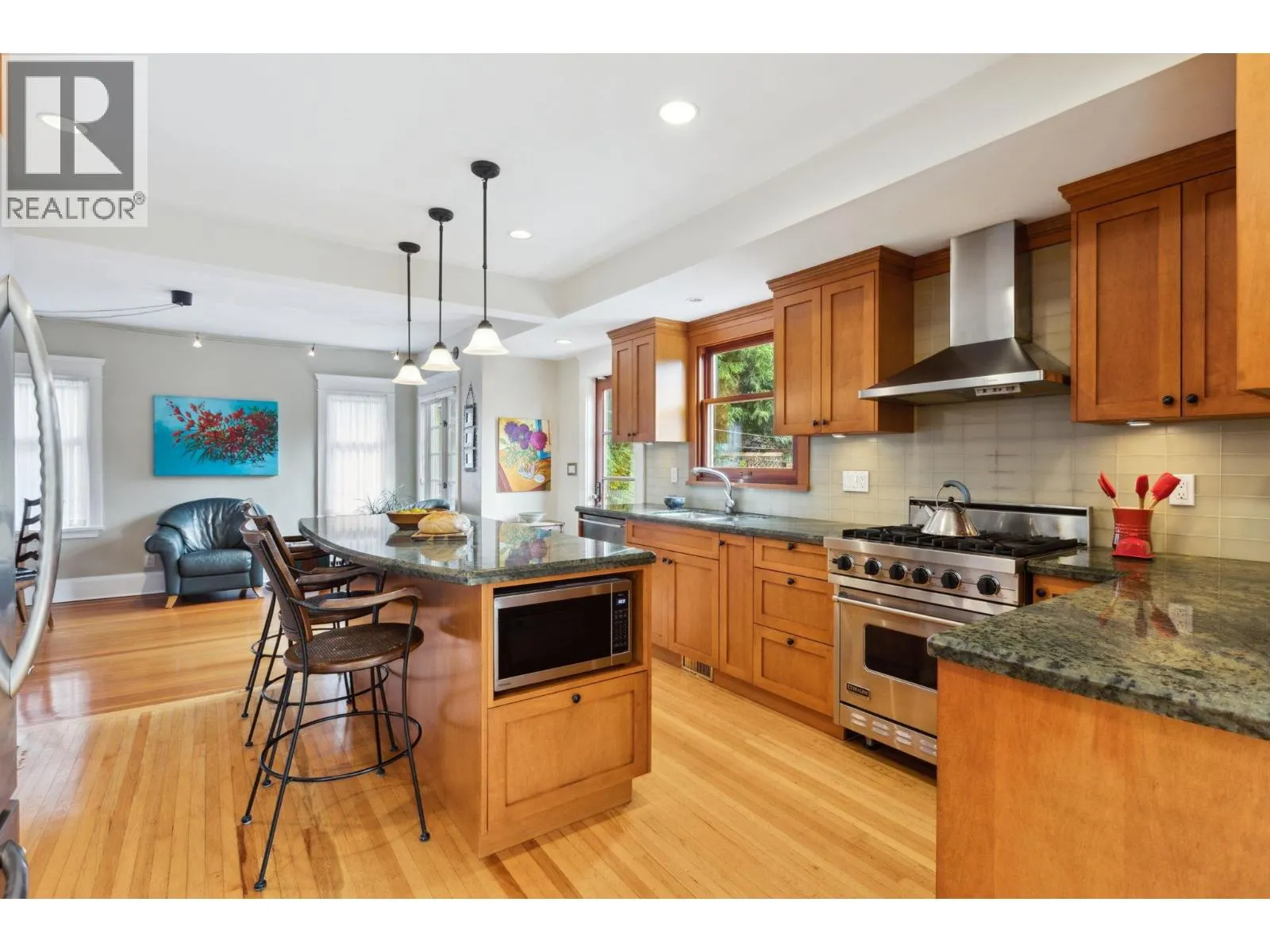 349 E 24TH STREET