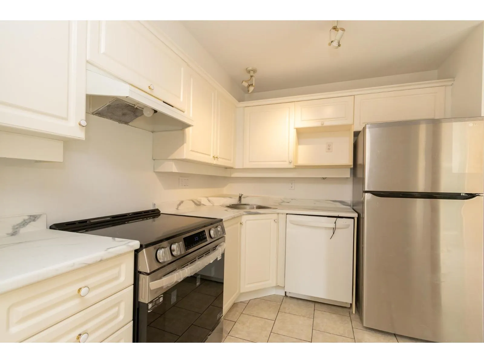 201 13780 76 AVENUE