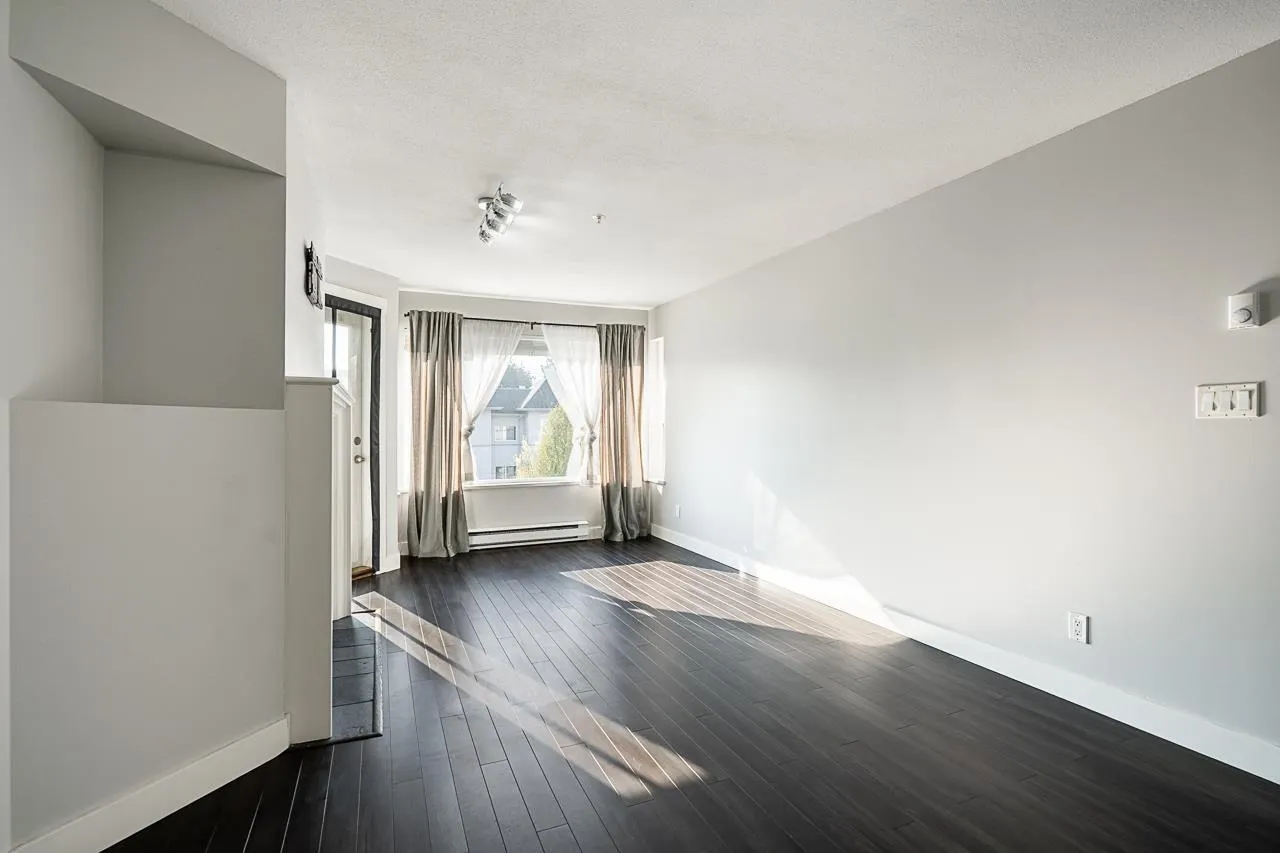 402 33718 KING ROAD