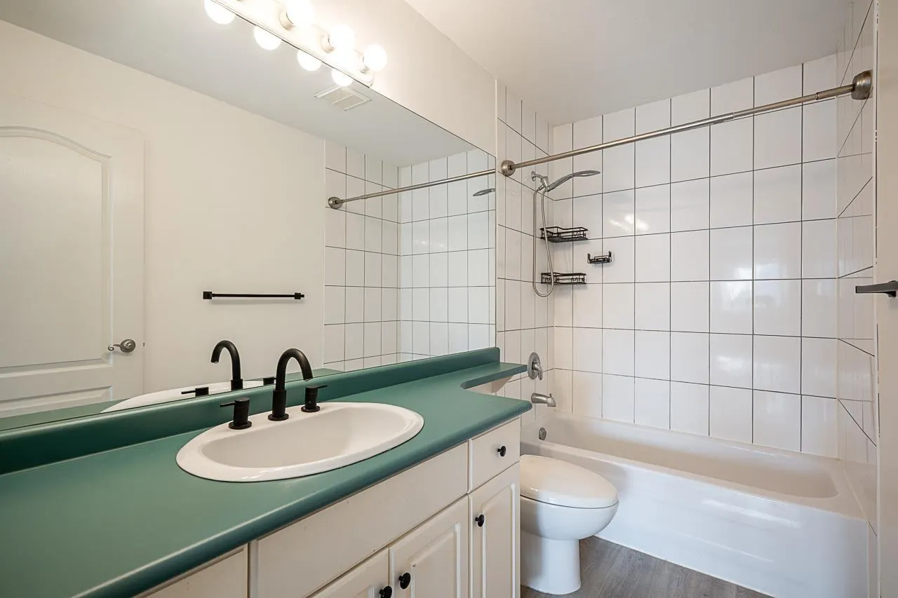 402 33718 KING ROAD