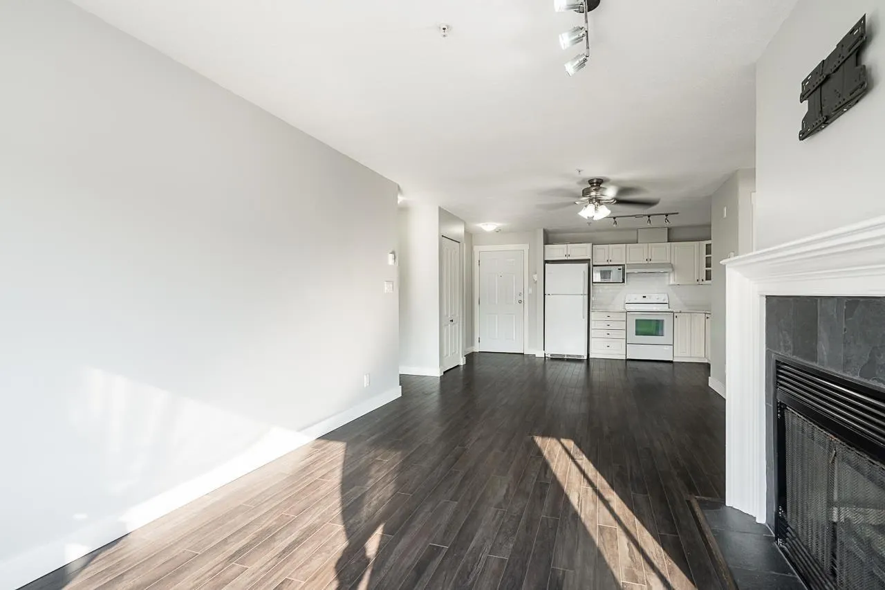 402 33718 KING ROAD