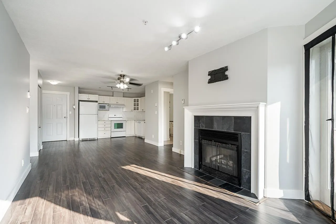 402 33718 KING ROAD