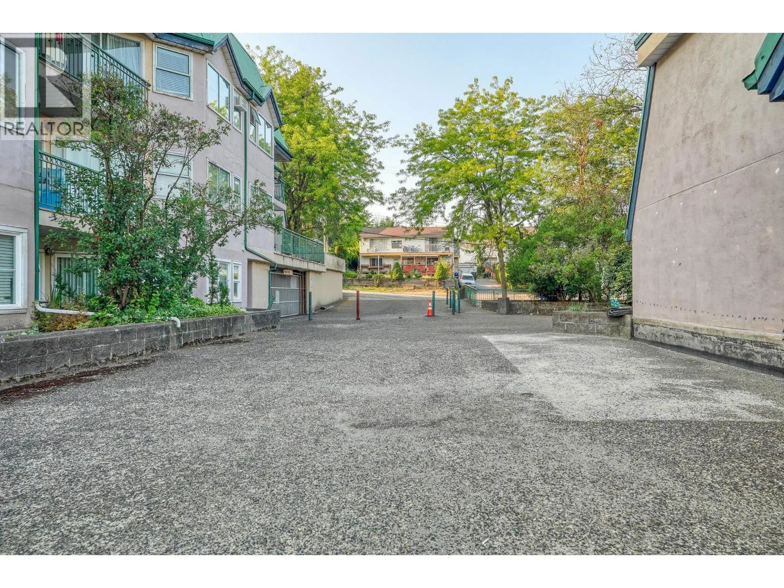 201 918 RODERICK AVENUE