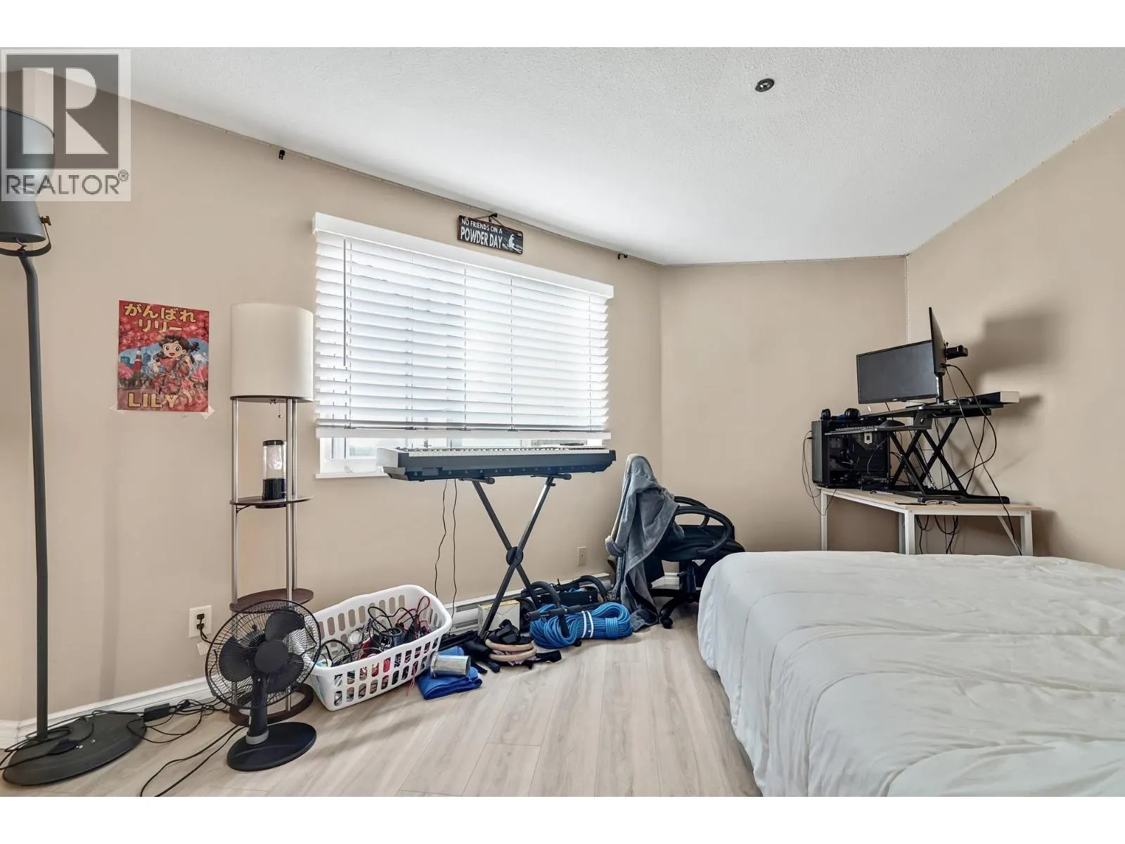 201 918 RODERICK AVENUE