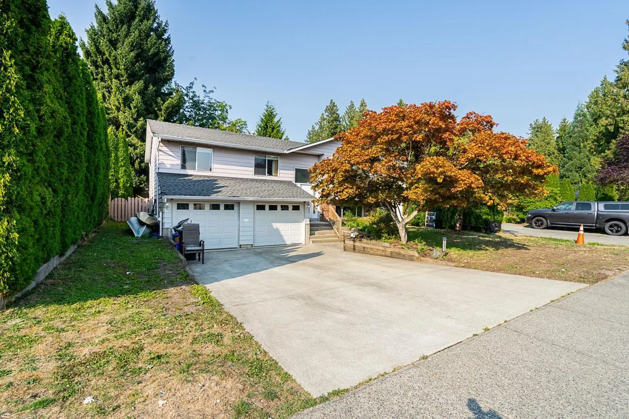 20423 90 CRESCENT