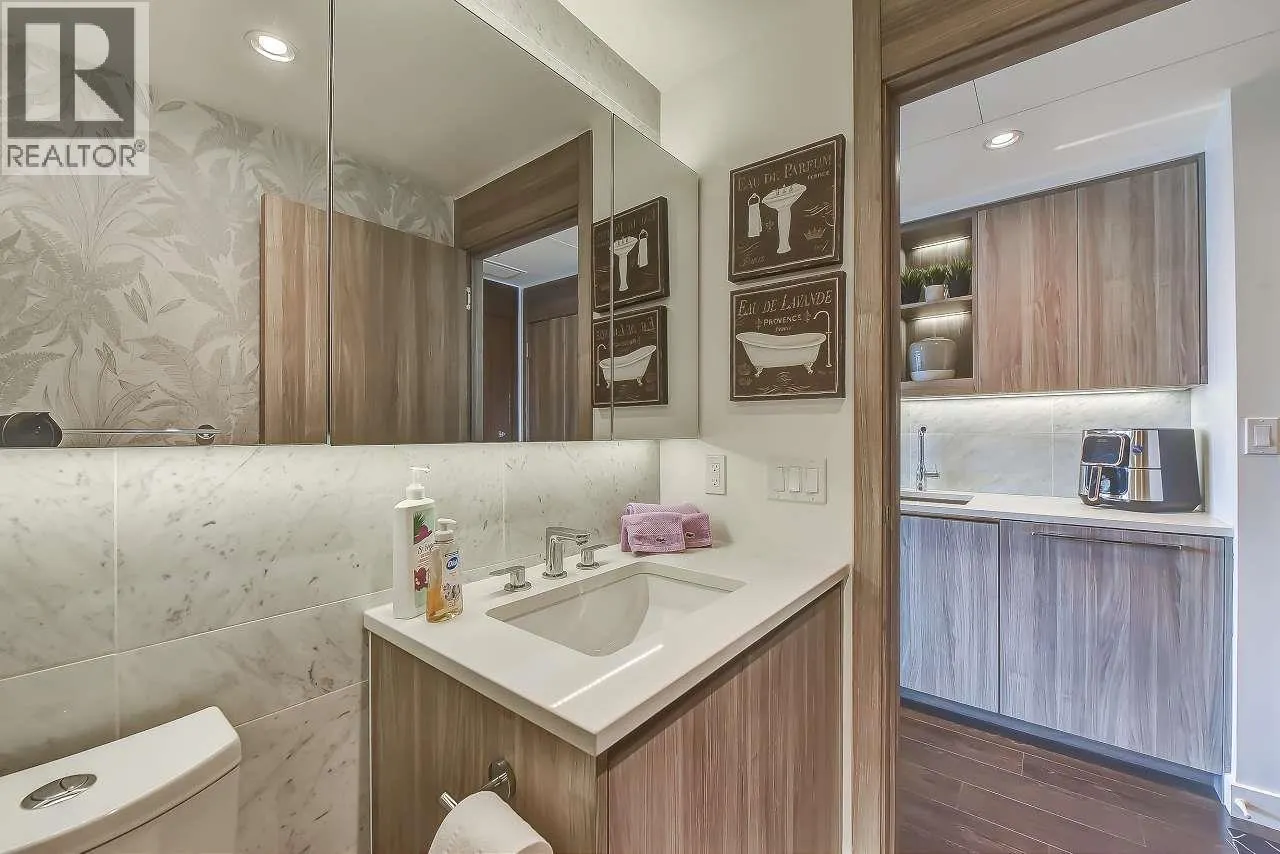 1010 4730 LOUGHEED HIGHWAY
