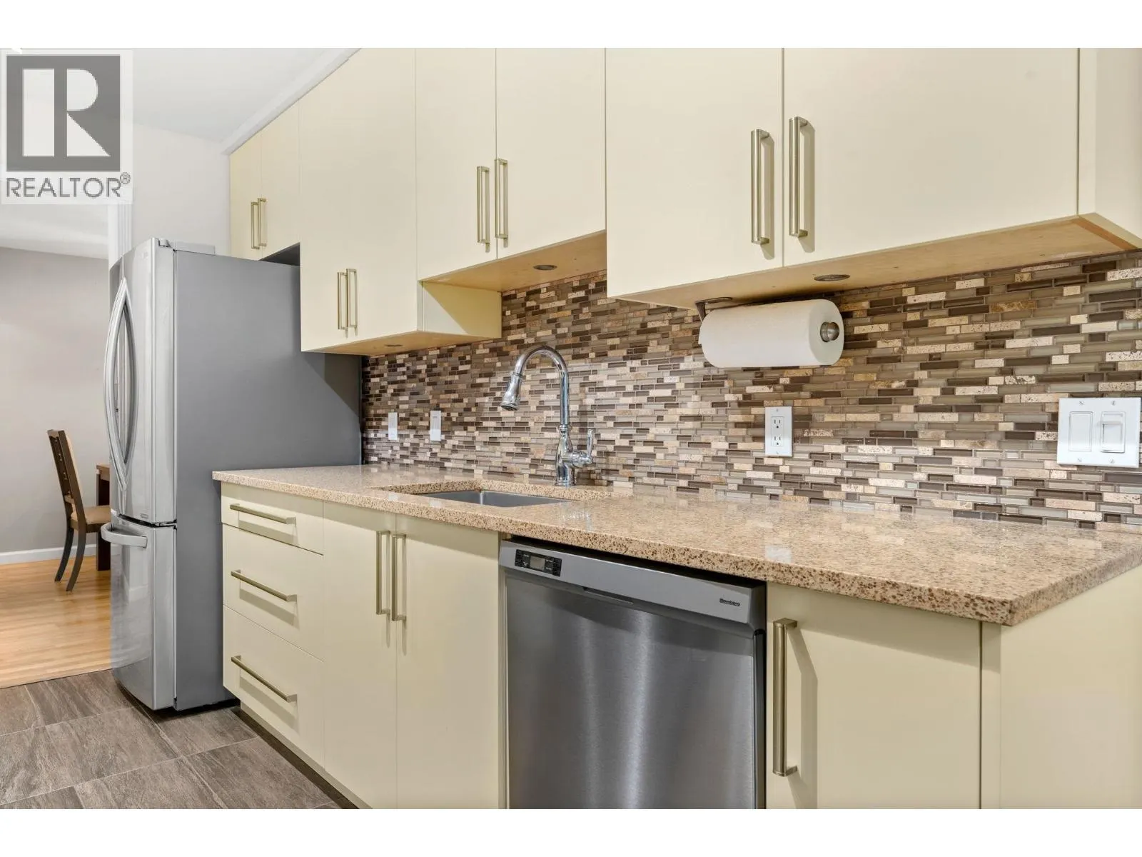 103 1144 STRATHAVEN DRIVE