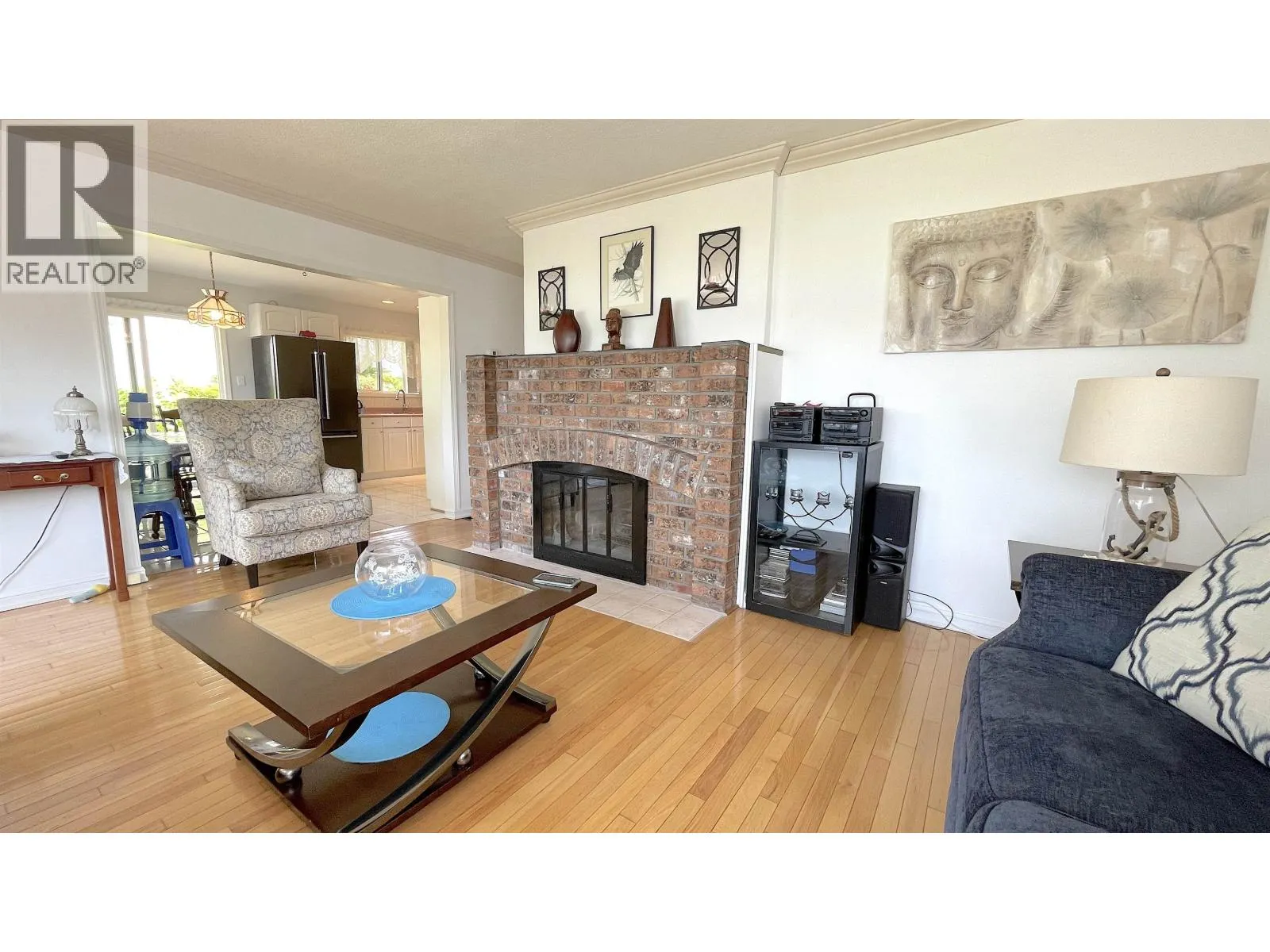 535 E 4TH AVENUE