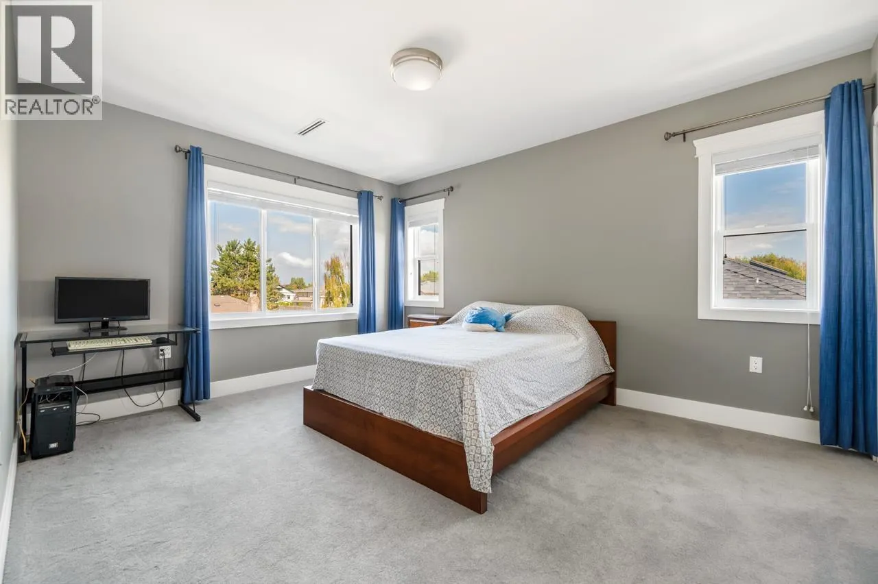4591 TRIMARAN DRIVE