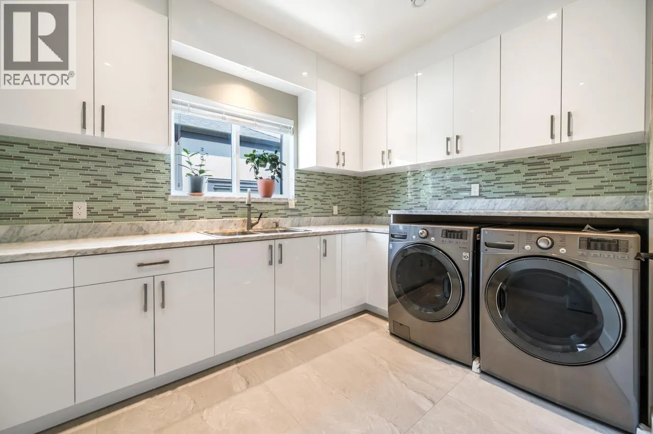 4591 TRIMARAN DRIVE