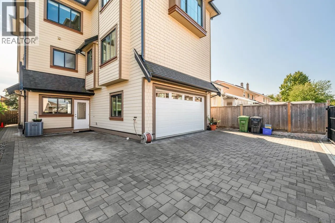 4591 TRIMARAN DRIVE